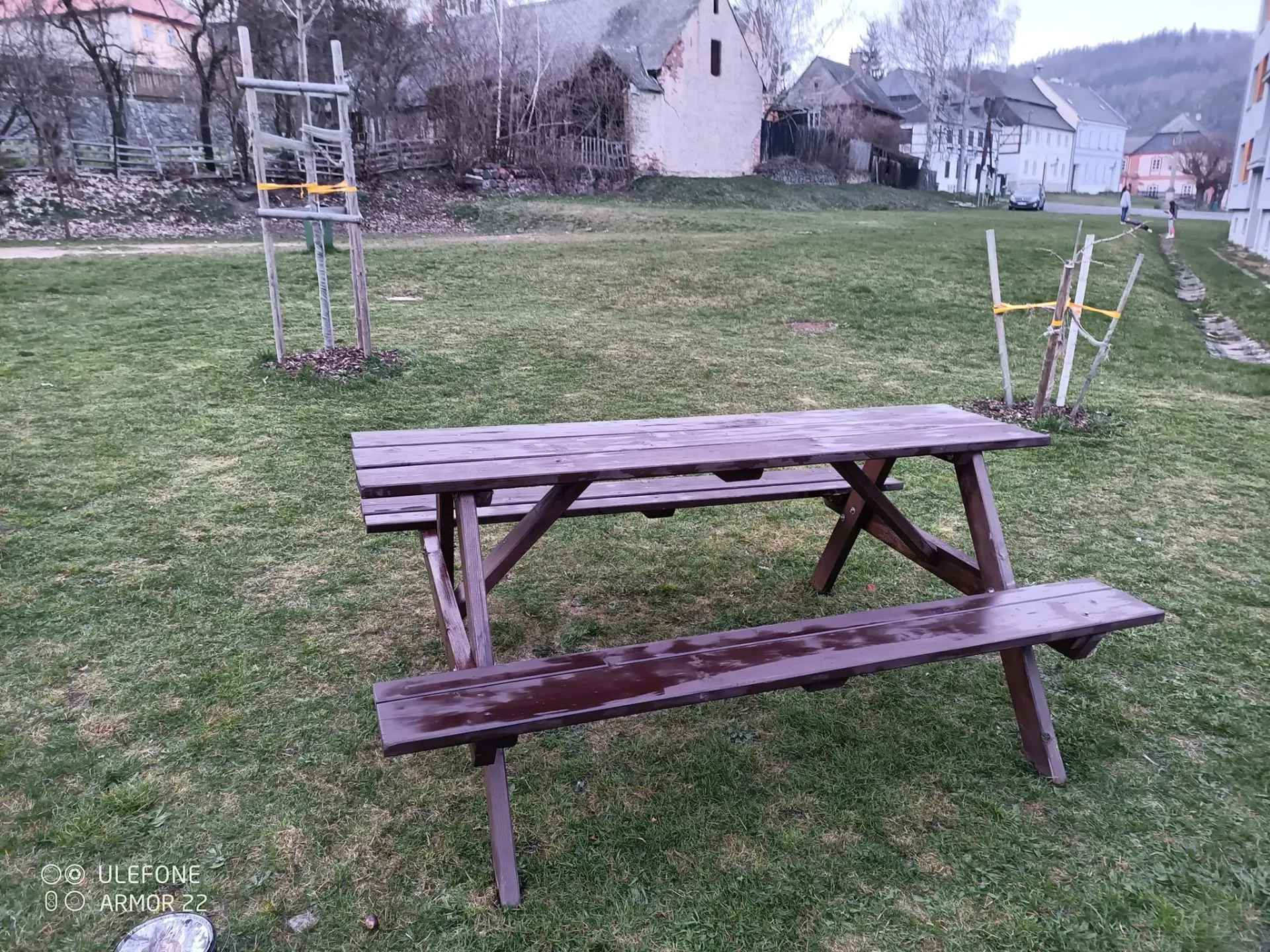 Fotografie lavičky: Skautská lavička Valeč