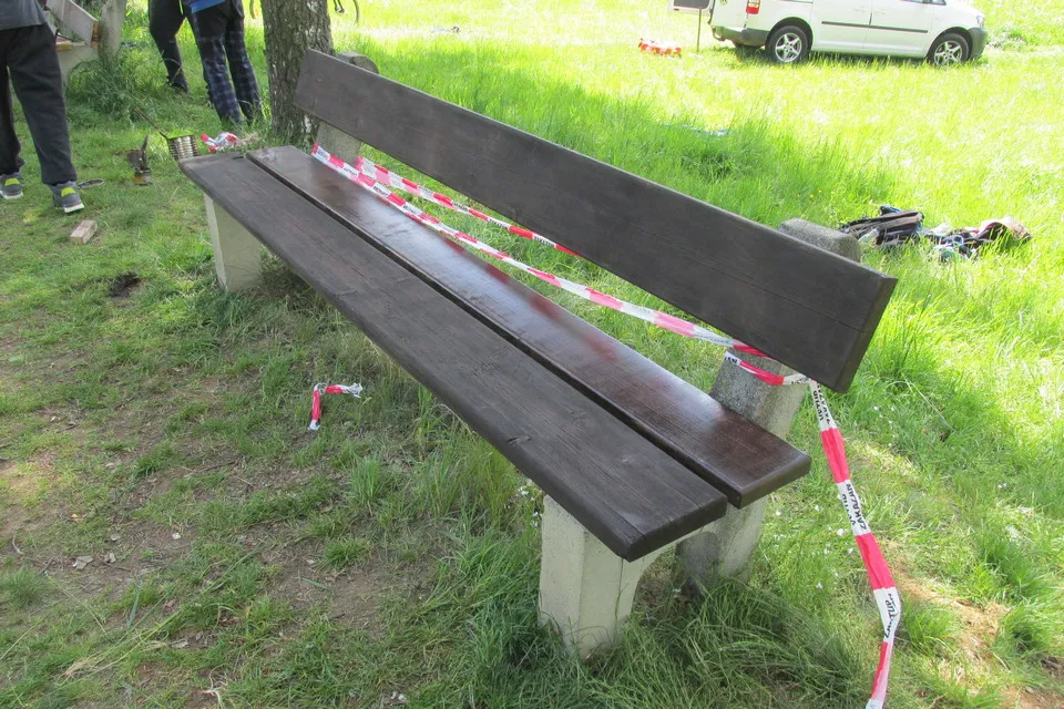 Fotografie lavičky: Skautská renovace laviček Volyně